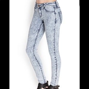 🖤DONATING SOON🖤Acid Washed Jeans